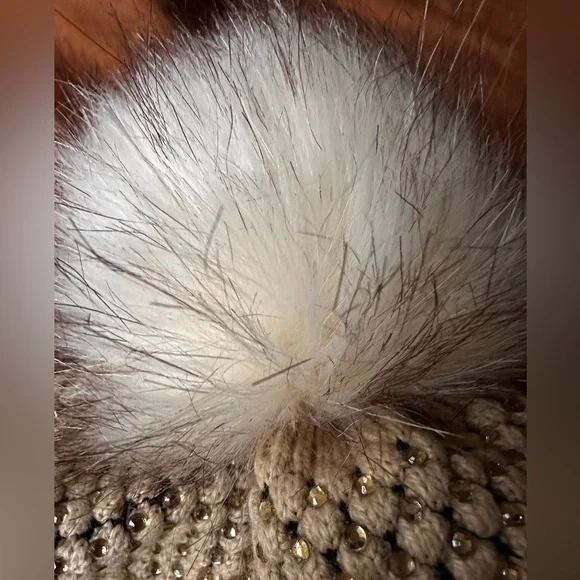 Toque - Picture 4 of 6